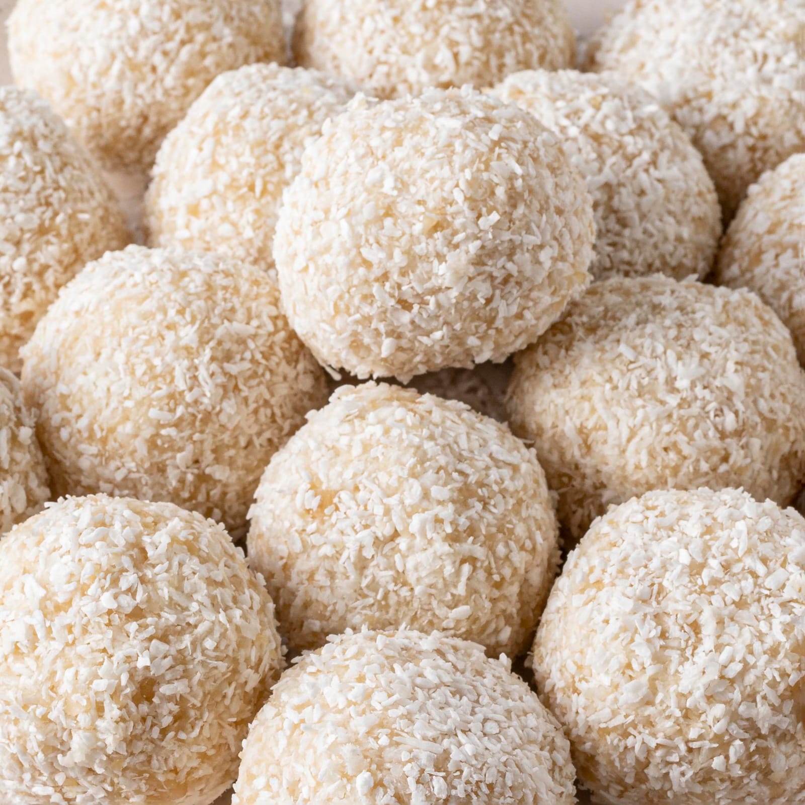 Khobryache laddu ( Easy coconut laddus for all festive occasions)